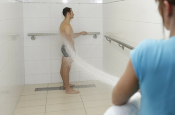 Soin cure thermale affections psychosomatiques - douche générale au jet