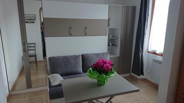 T1 rdc - salon lit plié