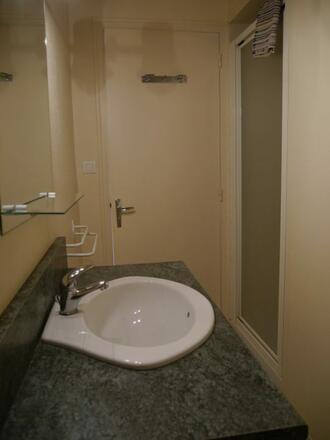 La Résidence Bourbonne - Salle de bain