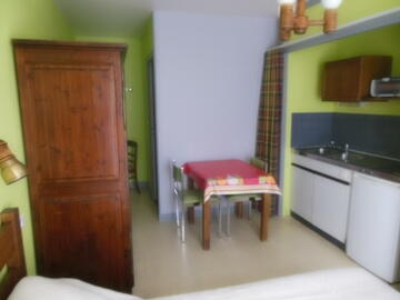 Studio vert: kitchenette