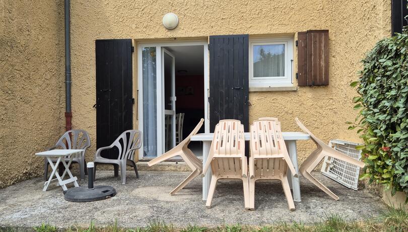 domaine de la blancarde - coin terrasse.jpg