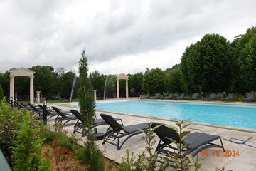 PISCINE CHATEAU