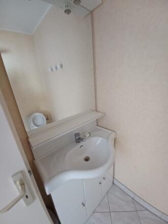 studio terrasse RDC toilettes