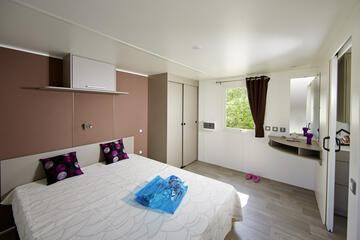 Mobil-home PMR chambre parentale