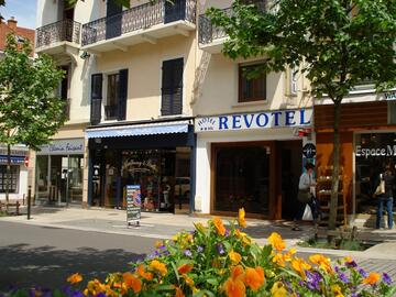 Revotel - Façade de l'hotel