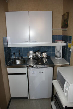 Kitchenette (2)