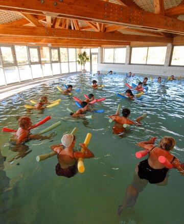 Gymnastique dans le grand bassin